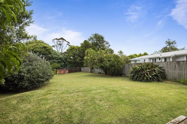 Photo of property in 24 Trinidad Road, Sunnynook, Auckland, 0620