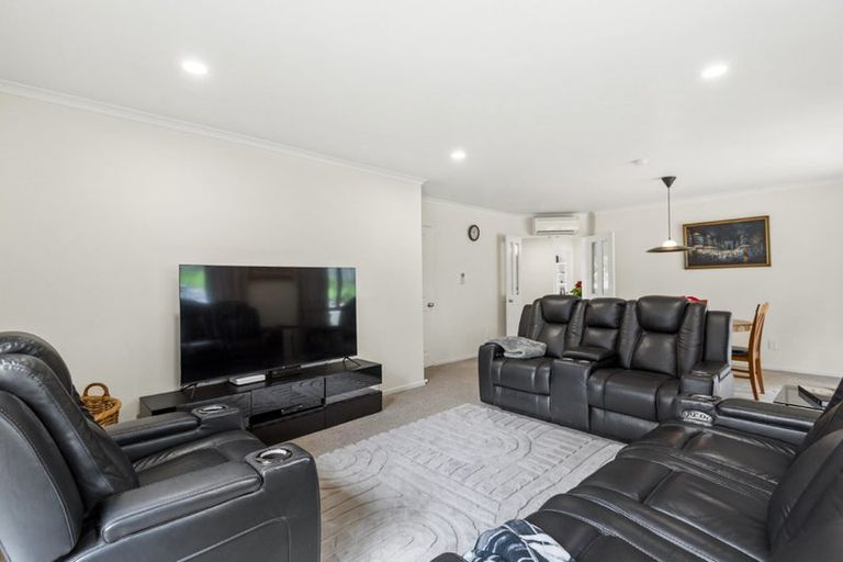 Photo of property in 13 Phoebe Meikle Place, Torbay, Auckland, 0630