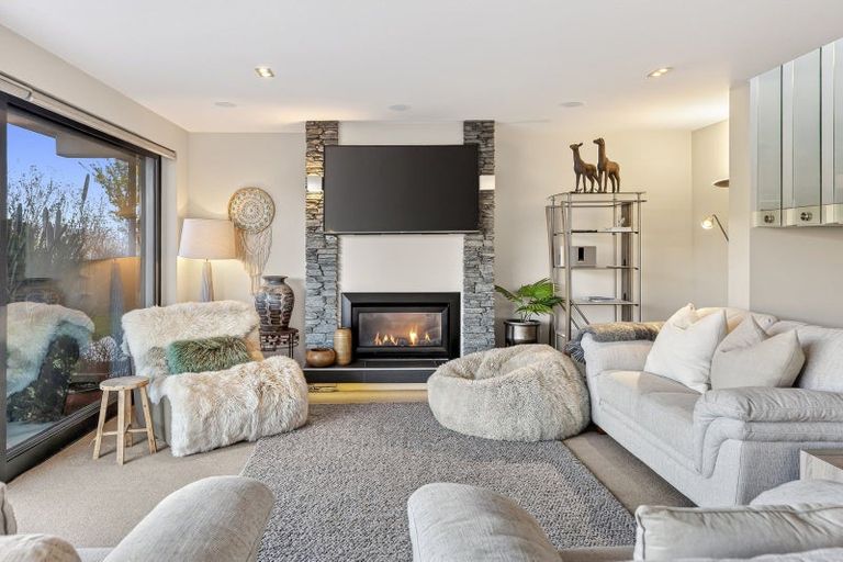 Photo of property in 12 De Bettencor Place, Mount Pisa, Cromwell, 9383