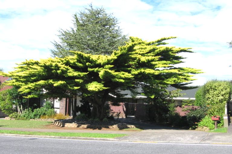 Photo of property in 16 Loloma Drive, Half Moon Bay, Auckland, 2012