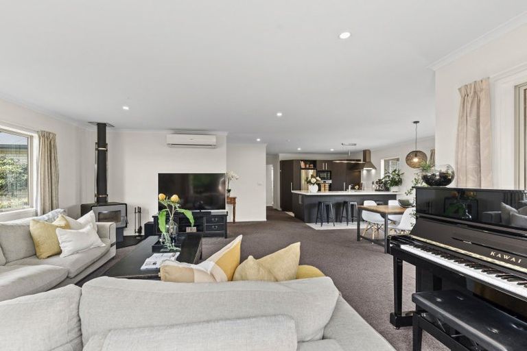 Photo of property in 3a Honeyfield Drive, Whalers Gate, New Plymouth, 4310