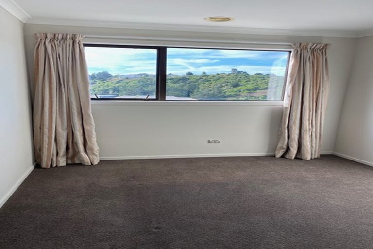 Photo of property in 77 Te Puia Drive, Aotea, Porirua, 5024