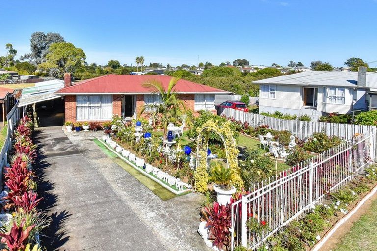 Photo of property in 76 Blake Road, Mangere East, Auckland, 2024