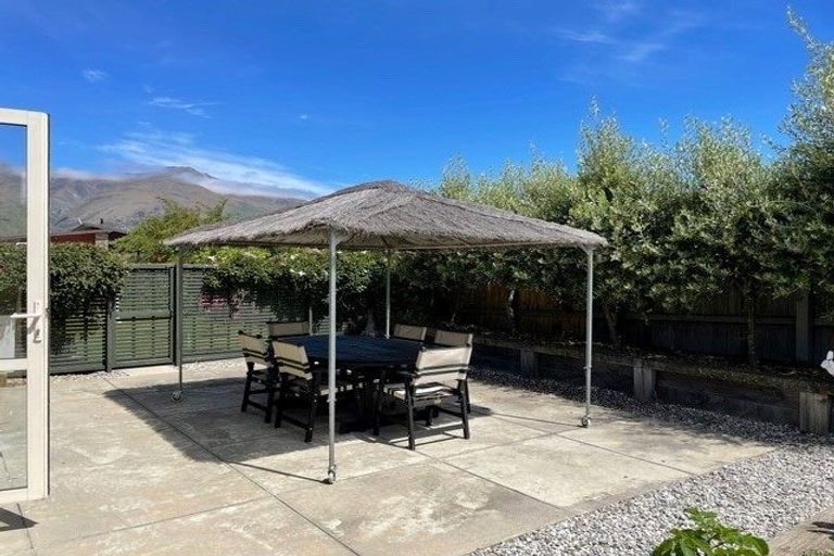 Photo of property in 17 Perrow Street, Wanaka, 9305