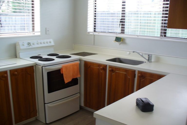 Photo of property in 3/2 Moana Avenue, Belmont, Auckland, 0622