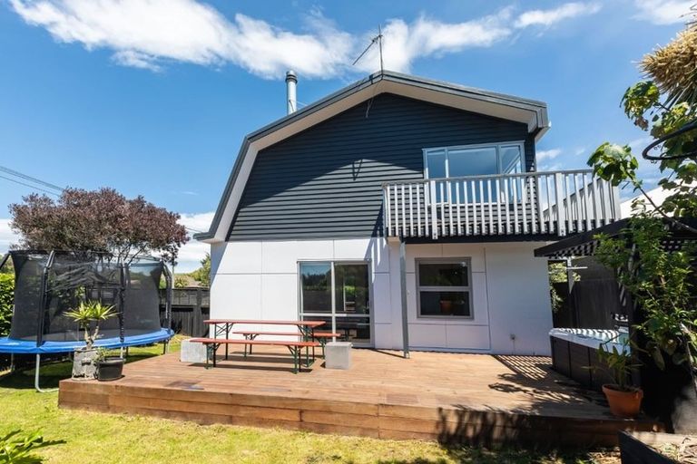 Photo of property in 17 Larnach Street, Waimairi Beach, Christchurch, 8083