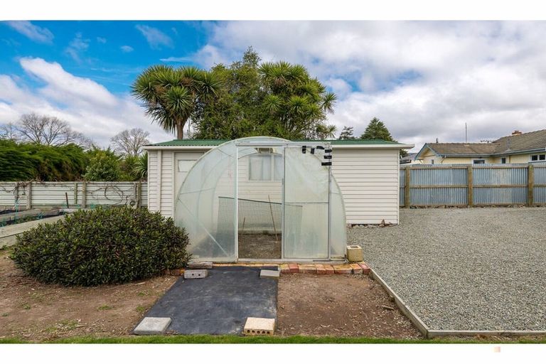 Photo of property in 15 Edward Street, Waimate, 7924