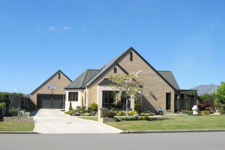 Photo of property in 16 Dawson Douglas Place, Kaiapoi, 7630