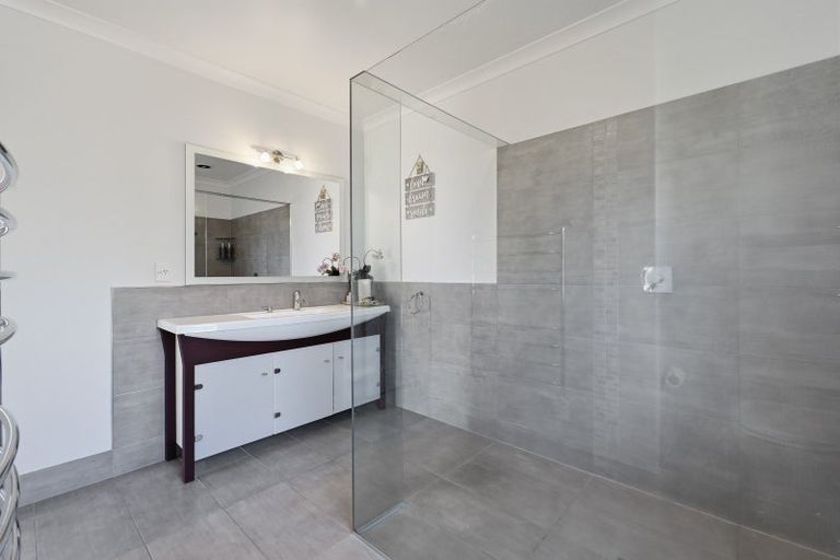 Photo of property in 2 Parnwell Place, Ohauiti, Tauranga, 3112