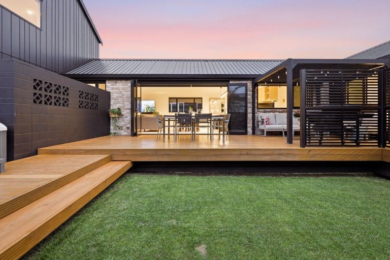 Photo of property in 8 Motiti Road, Papamoa Beach, Papamoa, 3118