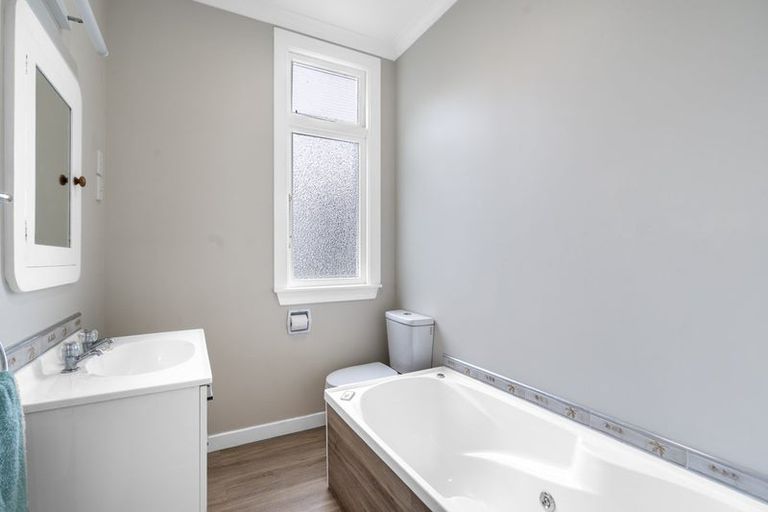 Photo of property in 12 Afton Street, Gore, 9710