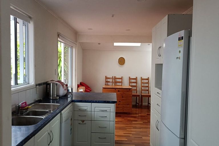 Photo of property in 10 Aralia Road, Sunnynook, Auckland, 0620