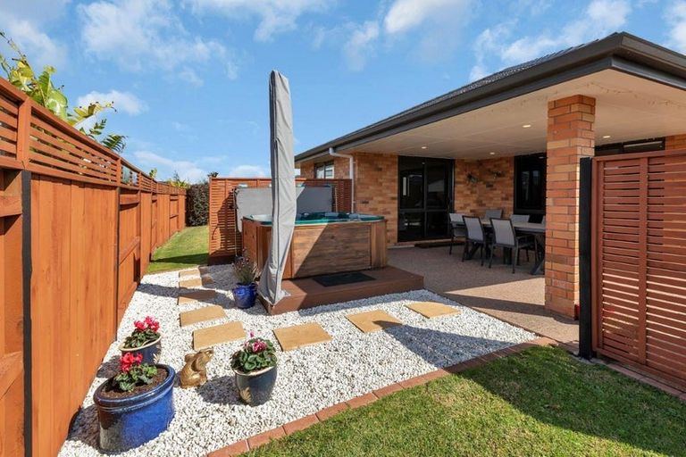 Photo of property in 59 Kowi Lakes Drive, One Tree Point, 0118