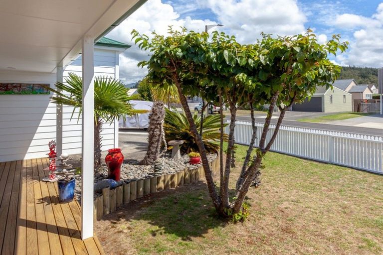 Photo of property in 200 Mayfair Avenue, Whangamata, 3620