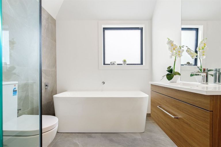 Photo of property in 2/51 Watford Street, Strowan, Christchurch, 8052