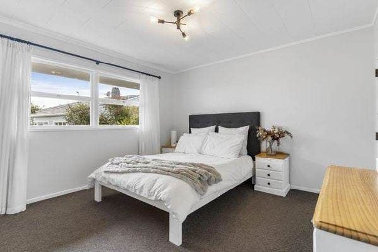 Photo of property in 1/29 Mahara Avenue, Birkenhead, Auckland, 0626