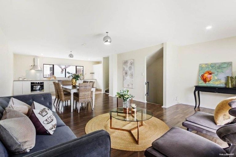 Photo of property in Krisley Court, 10/6 Ambrico Place, New Lynn, Auckland, 0600