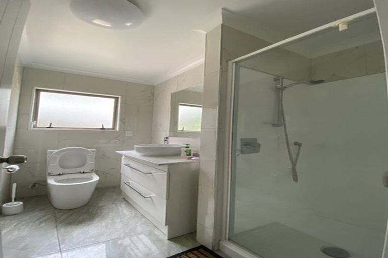 Photo of property in 4 English Oak Drive, Schnapper Rock, Auckland, 0632