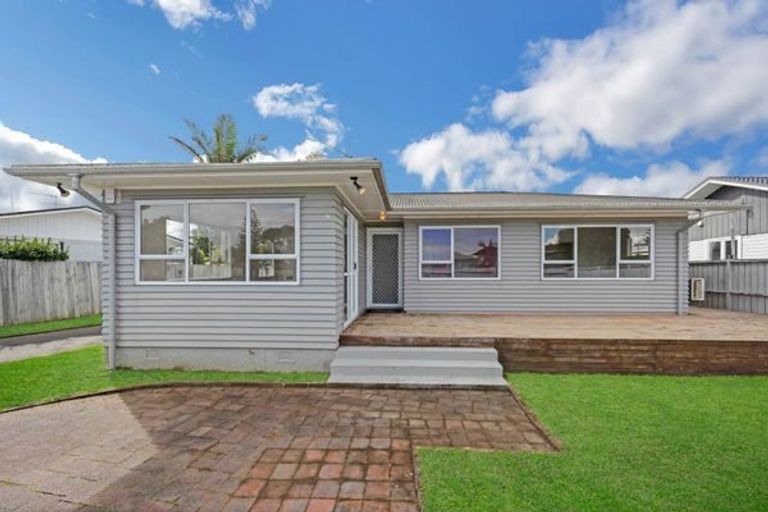 Photo of property in 54 Edgewater Drive, Pakuranga, Auckland, 2010