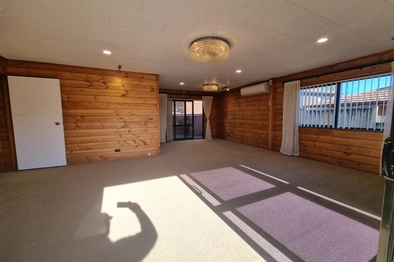 Photo of property in 56 Glennandrew Drive, Half Moon Bay, Auckland, 2012