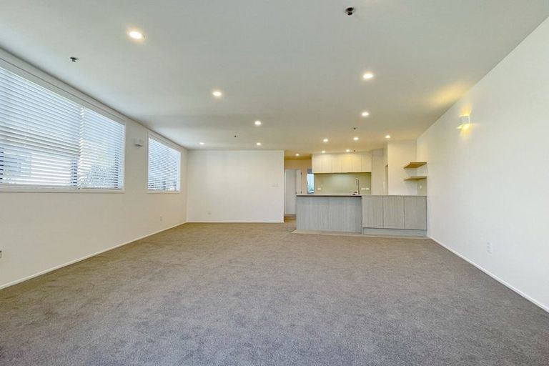 Photo of property in 4g/175 Hurstmere Road, Takapuna, Auckland, 0622