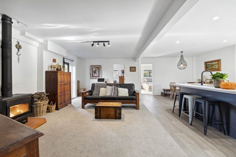 Photo of property in 239 Mapara Road, Acacia Bay, Taupo, 3385