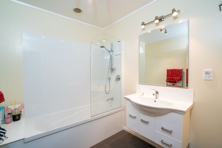 Photo of property in 67 Chesham Avenue, Waipahihi, Taupo, 3330