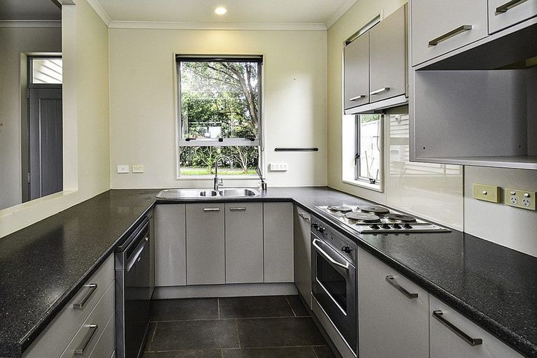 Photo of property in 17a Oakland Avenue, Papatoetoe, Auckland, 2025