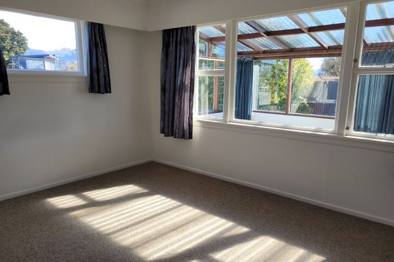 Photo of property in 43 Mackinnon Loop, Te Anau, 9600