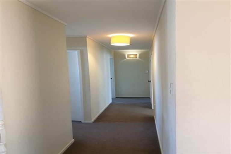 Photo of property in 6 Everglade Drive, Goodwood Heights, Auckland, 2105