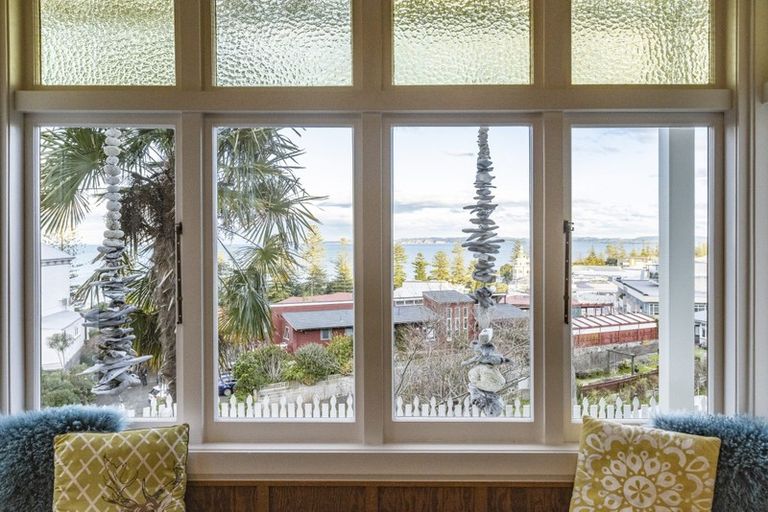 Photo of property in 16 Brewster Street, Bluff Hill, Napier, 4110