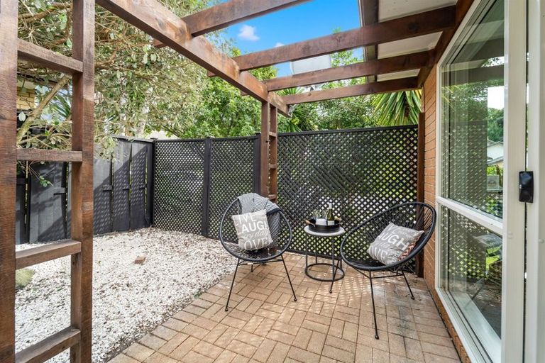 Photo of property in 1 Phoebe Meikle Place, Torbay, Auckland, 0630