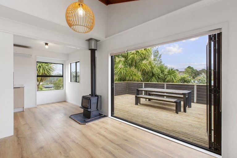 Photo of property in 11 East Street, Raglan, 3225