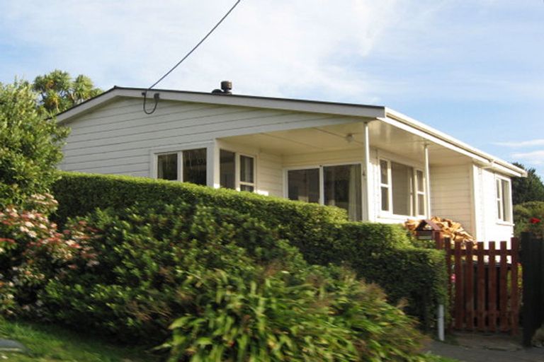 Photo of property in 16 Moerangi Street, Broad Bay, Dunedin, 9014