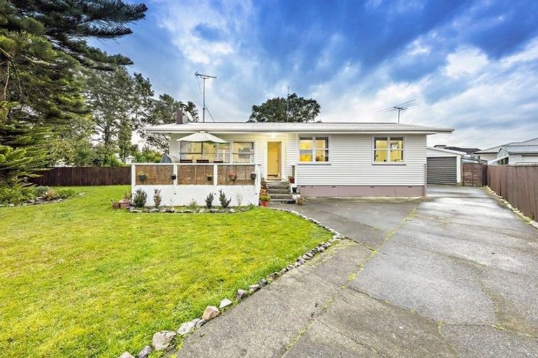 Photo of property in 9 Eastburn Street, Papakura, 2110