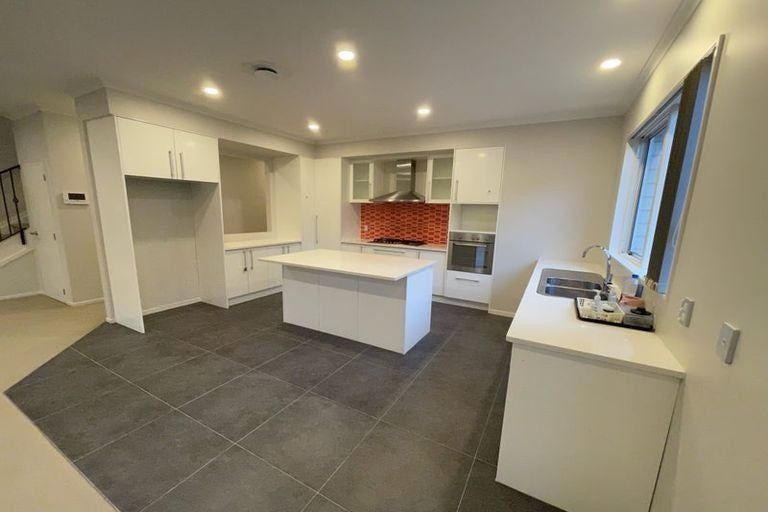 Photo of property in 11 Lucca Crescent, Flat Bush, Auckland, 2019