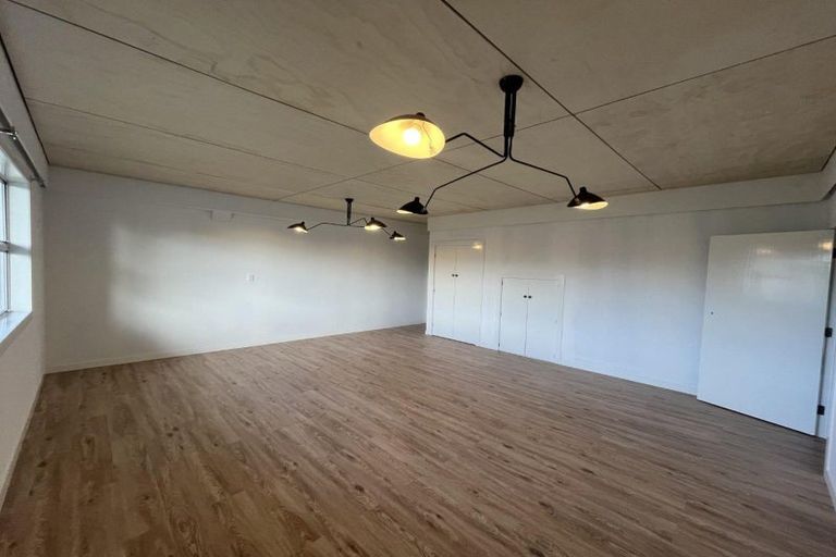 Photo of property in 5 Fairfax Terrace, Frankleigh Park, New Plymouth, 4310