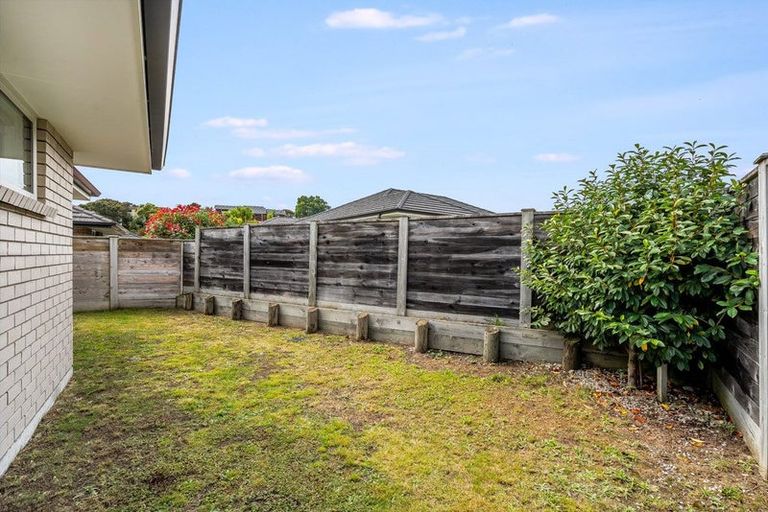 Photo of property in 5 Mooring Close, Whitby, Porirua, 5024