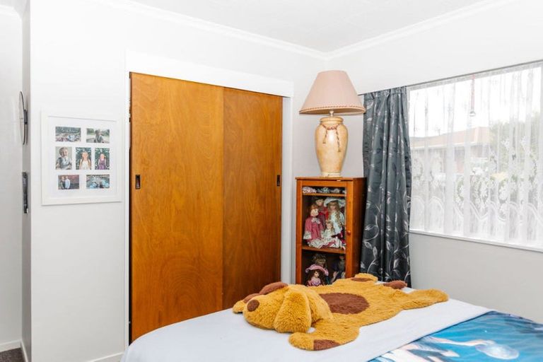 Photo of property in 17 Mccallum Street, Dannevirke, 4930