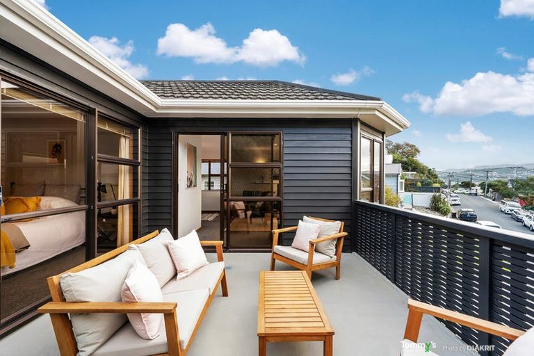 Photo of property in 15 Cavendish Square, Strathmore Park, Wellington, 6022