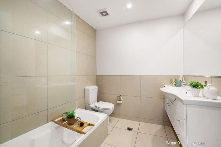 Photo of property in 1b Paisley Terrace, Karori, Wellington, 6012