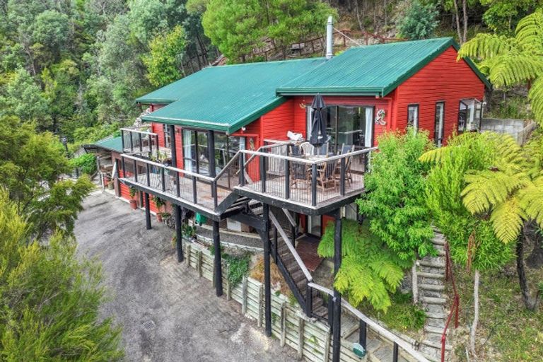 Photo of property in 25a Milton Terrace, Picton, 7220