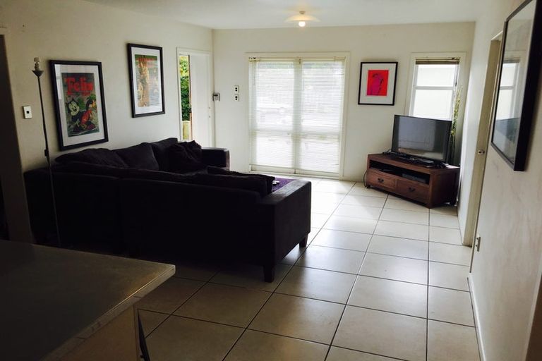 Photo of property in 5 Don Croot Street, Morningside, Auckland, 1021