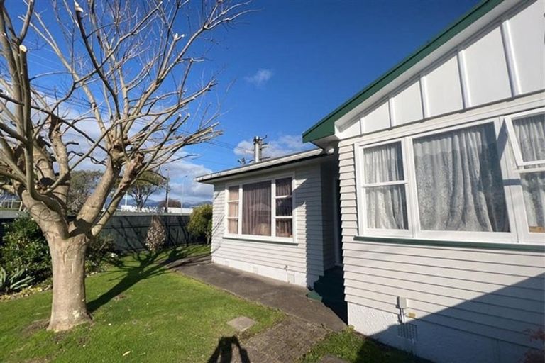 Photo of property in 1 Trafalgar Street, Levin, 5510