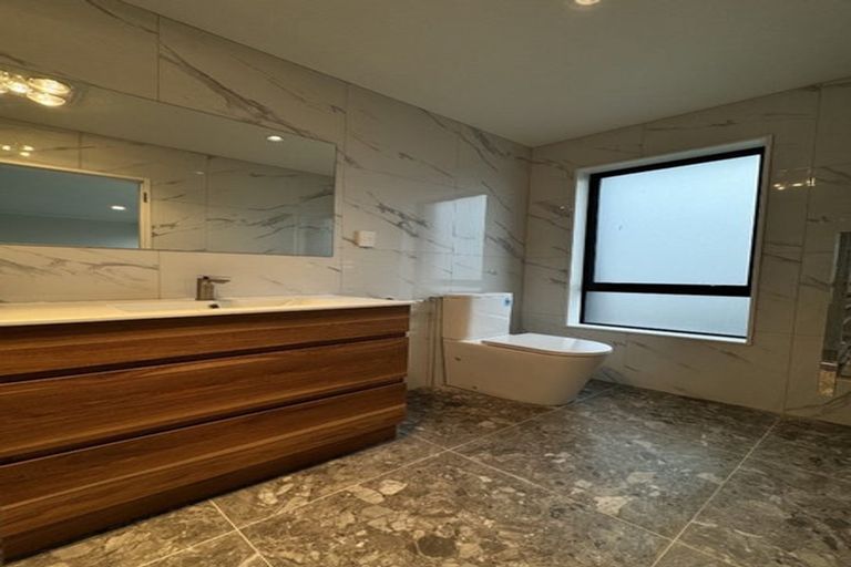 Photo of property in 5 Kikorangi Drive, Wainui, 0992