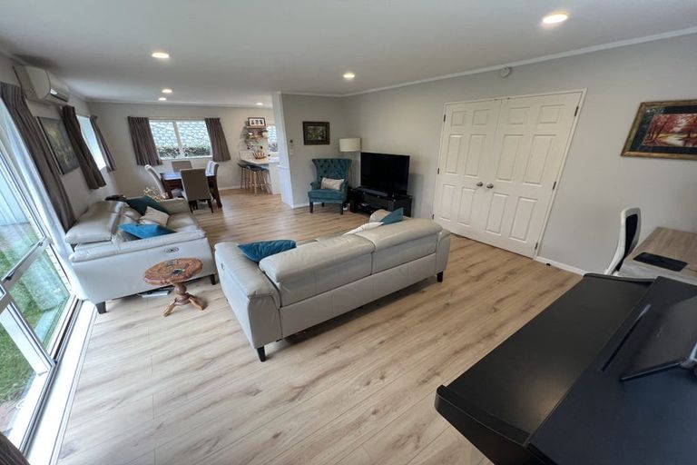 Photo of property in 5b Thurston Place, Bucklands Beach, Auckland, 2012