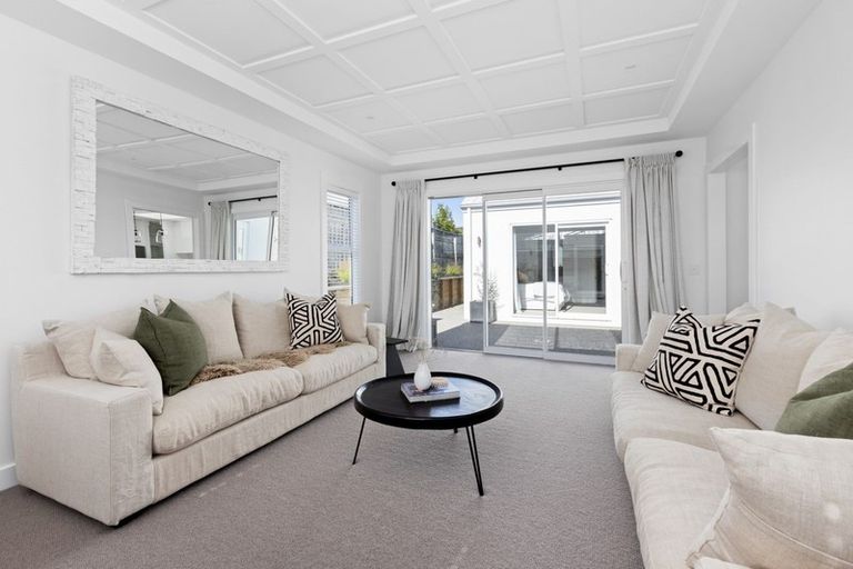 Photo of property in 25 Grooby Place, Havelock North, 4130