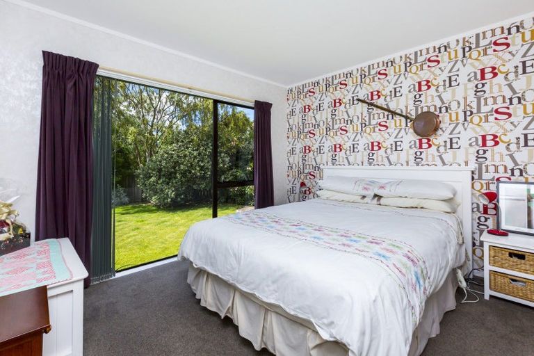 Photo of property in 42 Delaware Grove, Totara Park, Upper Hutt, 5018