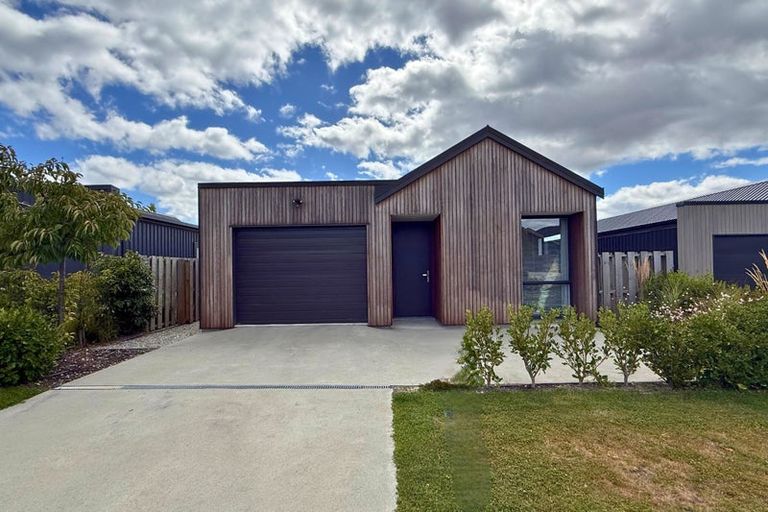 Photo of property in 34 Obelisk Street, Wanaka, 9305
