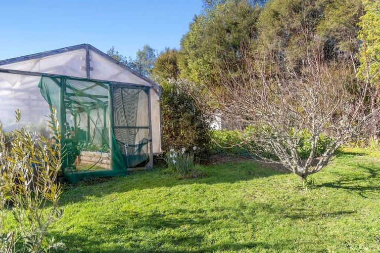 Photo of property in 34 Rangihaeata Road, Rangihaeata, Takaka, 7182